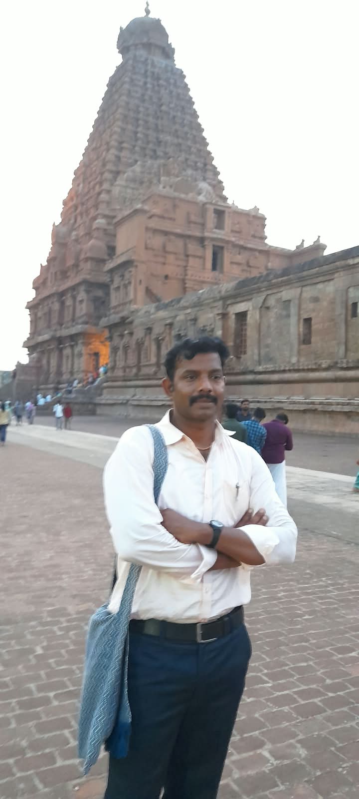 Dr. T. Balasubramanian at the Brihadeeswarar temple